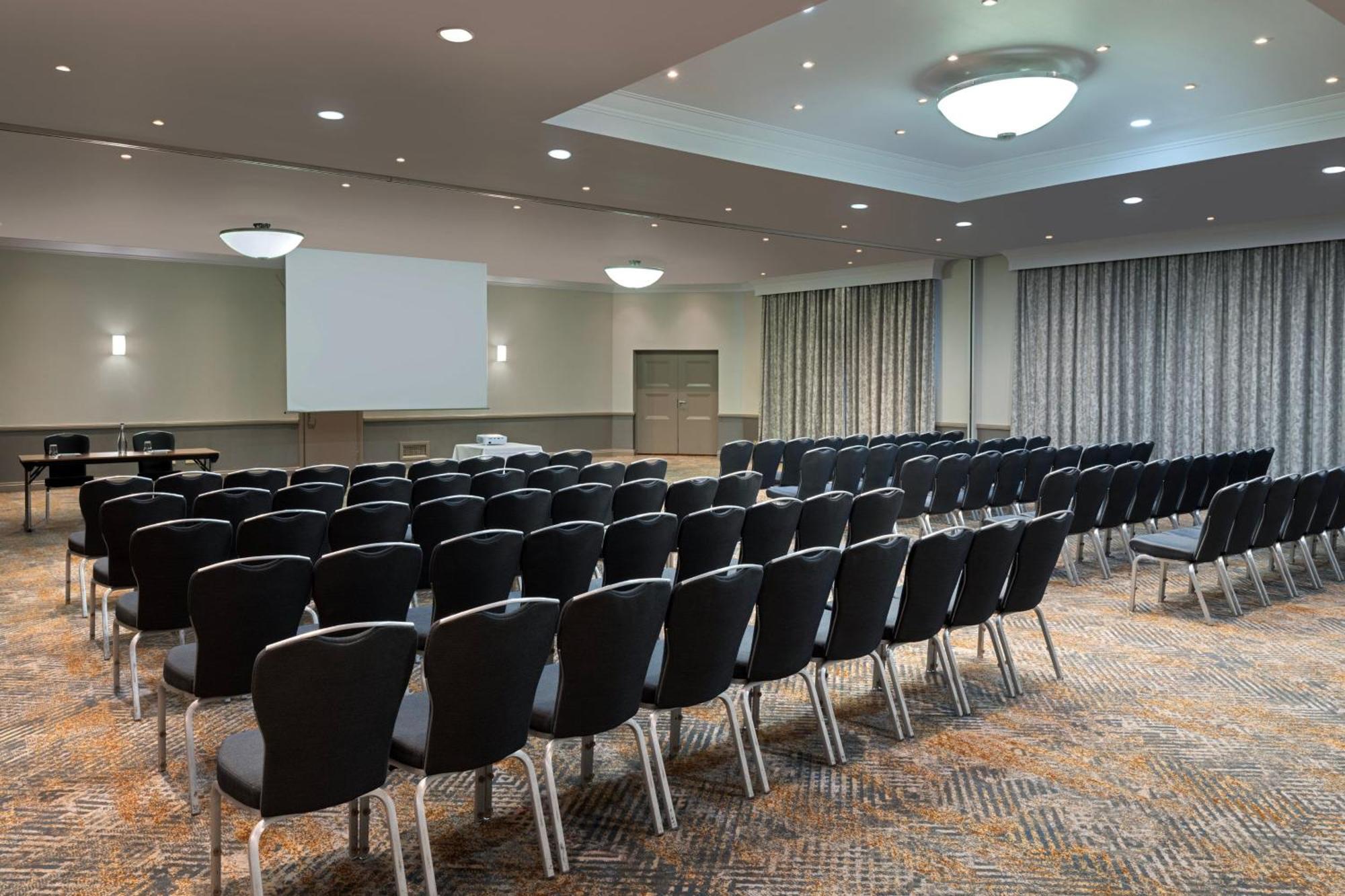 Delta Hotels By Marriott Waltham Abbey Exterior foto