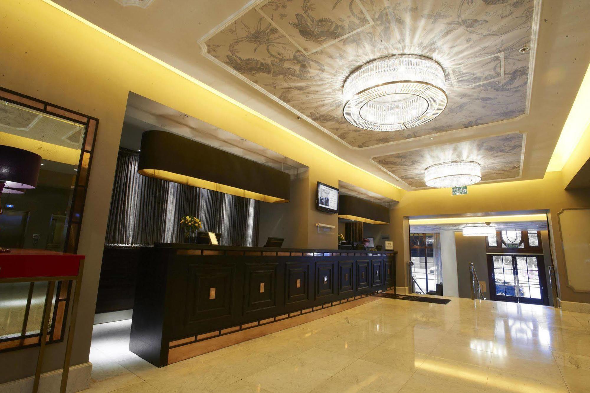 Delta Hotels By Marriott Waltham Abbey Exterior foto