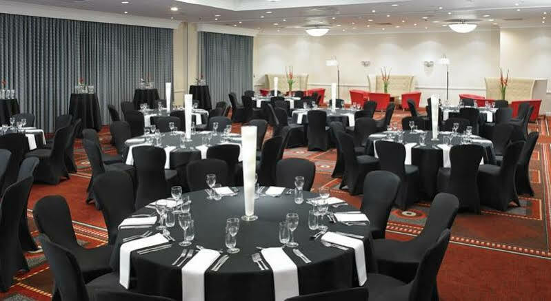 Delta Hotels By Marriott Waltham Abbey Exterior foto
